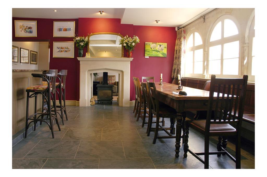 ホテル The Kings Arms Stowel エクステリア 写真