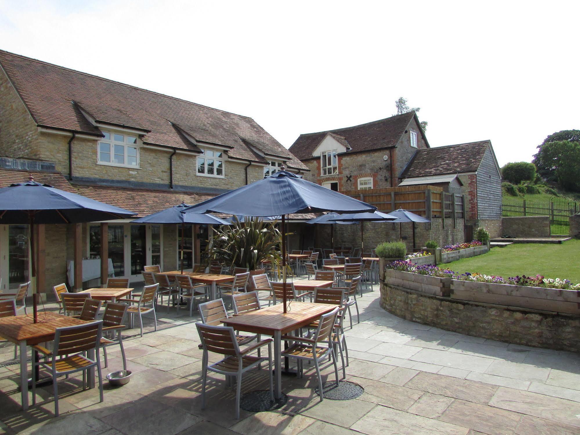 ホテル The Kings Arms Stowel エクステリア 写真